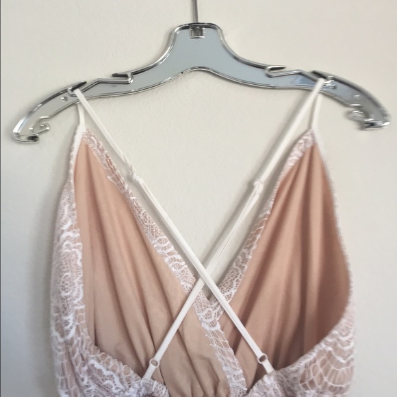 Nude&Cream Lace Romper - Picture 4 of 4