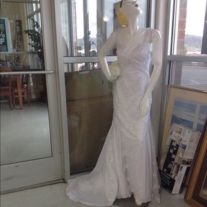 White custom wedding dress size 6 with 36" bust