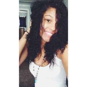 Meet your Posher, Mya