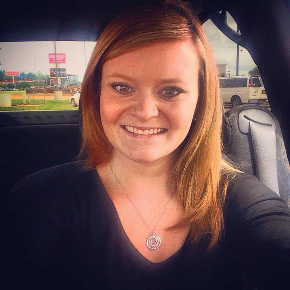 Meet your Posher, Lacey