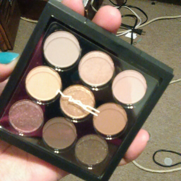Mac eye shadow x 9. Authentic brand new..