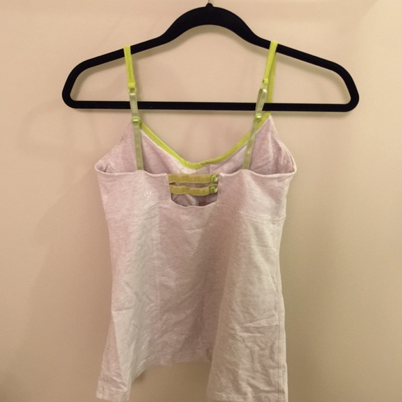 Lululemon top💪🏻 - Picture 2 of 4