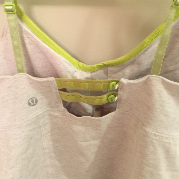 Lululemon top💪🏻 - Picture 3 of 4