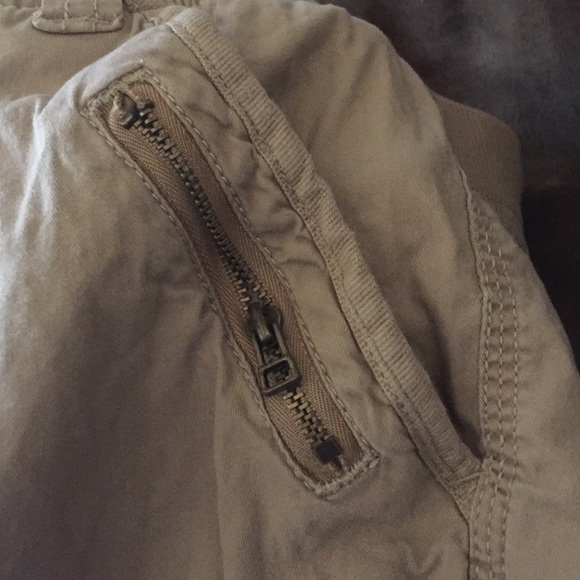 Capris - Picture 3 of 4