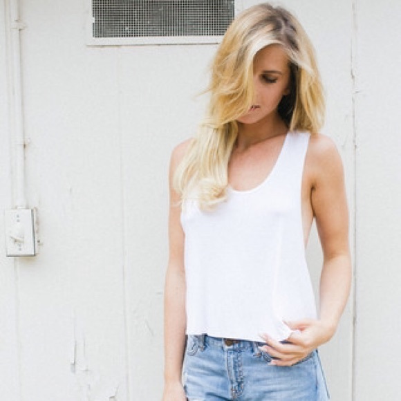 🚫SOLD🚫 Light Pink Half Moon Crop Top - Picture 4 of 4