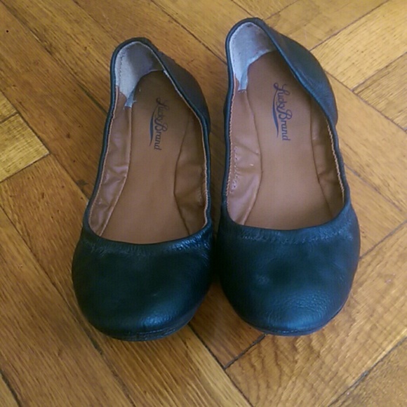 Lucky brand flats