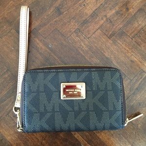 Michael Kors wristlet