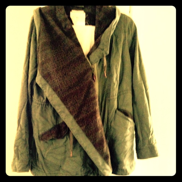 Anthropologie green fall trench with lace hei hei