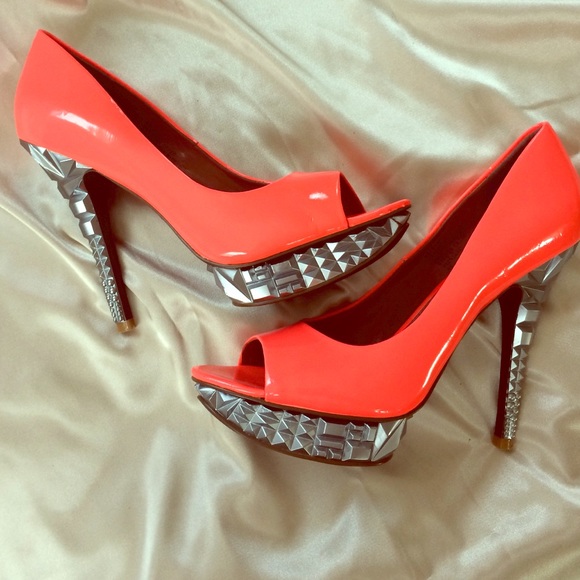 Rachel Roy hot pink peep toe pumps - Picture 1 of 3