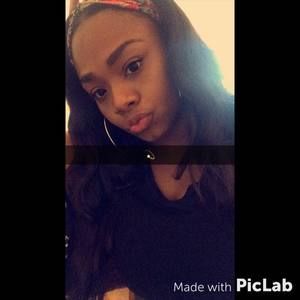 Meet your Posher, Akilah