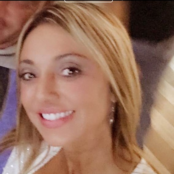 Meet your Posher, Claudia - Picture 3 of 3