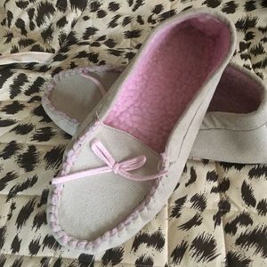 moccasins shoes or as bedroom shoes ! 👞