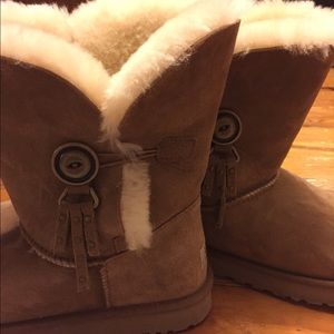 UGG Azalea | Size 11 📦 Sale!
