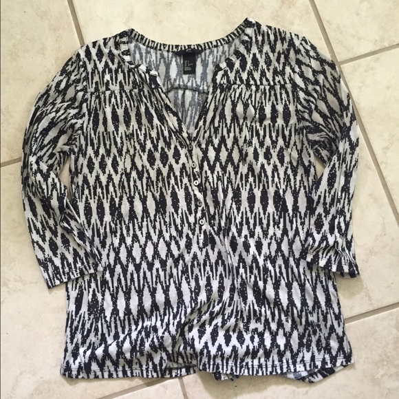 Black and white top