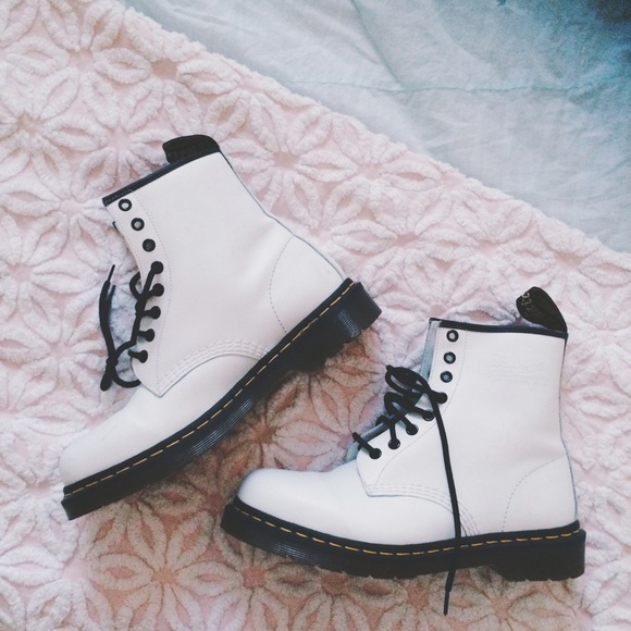 Dr. Martens Boots - 🌸🚨SALE🚨🌸Matte white Dr. Martens