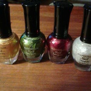4 nail polish's, Christmas colors, metallics