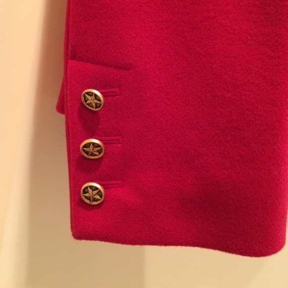 Tory burch military discount Tory Burch Military Discount. It does not appear that Tory Burch offers a military discount. Tory Burch Senior Discount. It does not appear that Tory Burch offers a senior discount. Other Ways to Save With Tory Burch. Free shipping and returns on all orders. Free gift packaging.