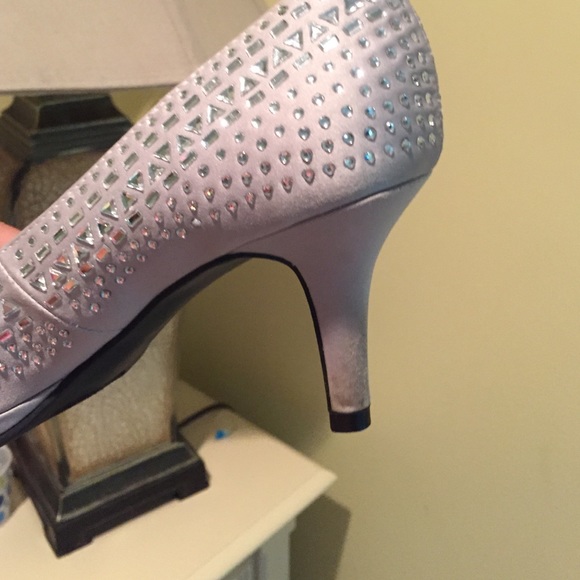 Small heel shoes - Picture 2 of 3