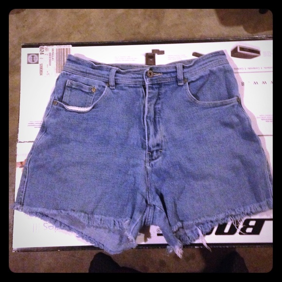 Highwaisted jean shorts