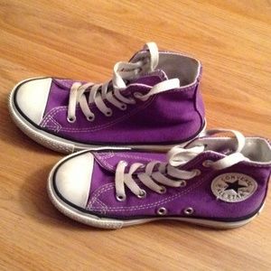 Girls converse