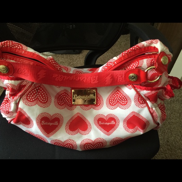 ♥️SALE Betseyville Love Hearts ♥️