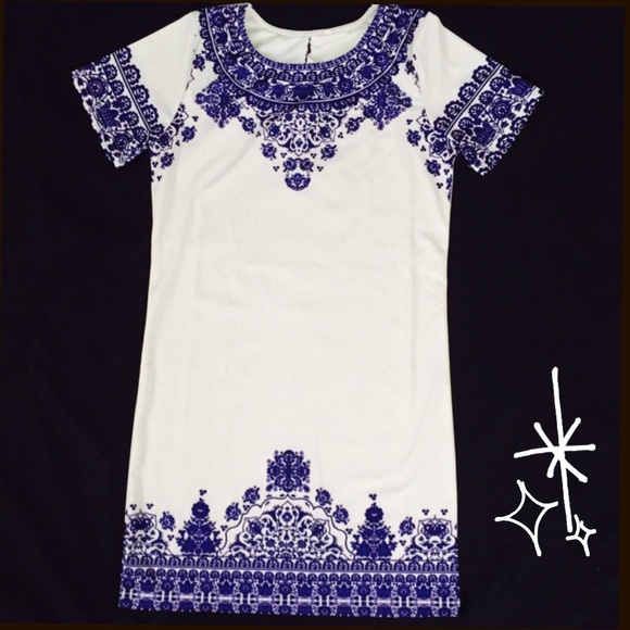 Silky dress with beautiful blue detailing