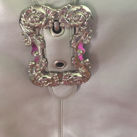 Beautiful Handbag - Picture 2 of 4