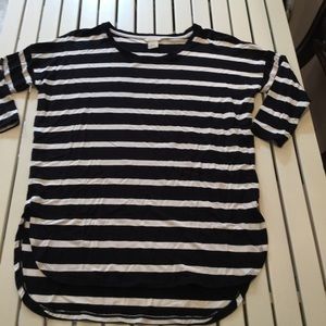 Black/white 3/4 sleeve top