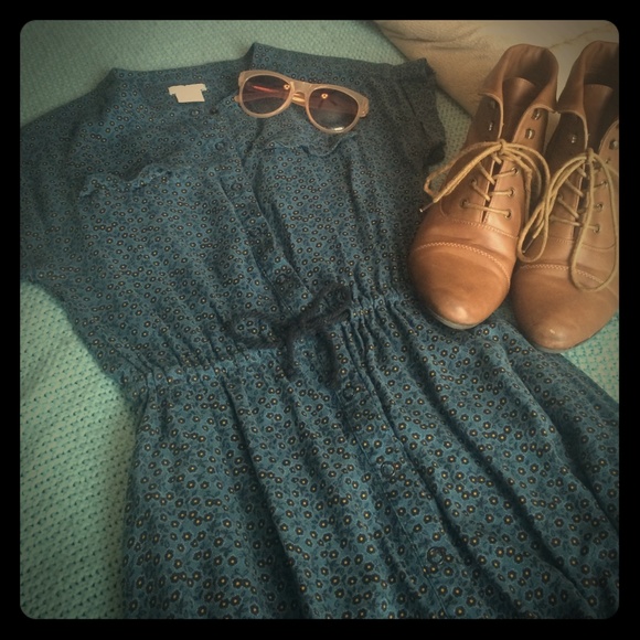 Adorable navy button up dress