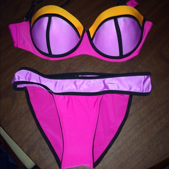 Very Bright push up bikini