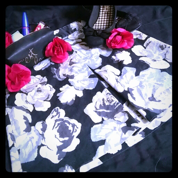 High waisted skirt
