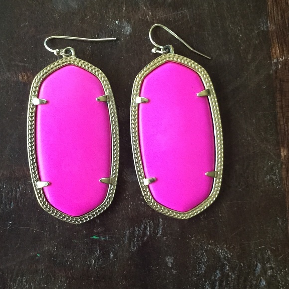 Kendra Scott Danielle Earrings - Picture 1 of 1