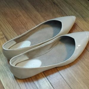 Beige flats 8.5 PRICE REDUCED