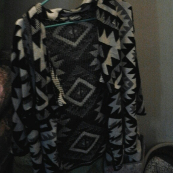 Objects dart  sweater - Picture 2 of 3