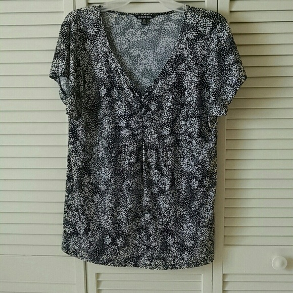 Black and White  Pattern GeorgeTop - Picture 2 of 2