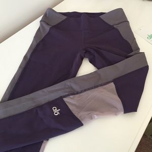 ✨sale✨New with tag, Alo Yoga leggings size XS