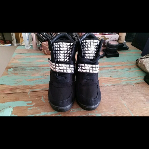 (   RESERVED!!   ) STUDDED BLACK WEDGE SHOES