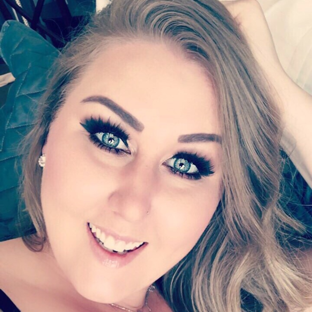 💕Meet Your Seller!! 💕 - Picture 2 of 6