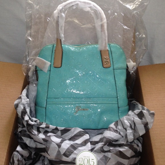 🎊HOST PICK🎊Guess Satchel🎊HP