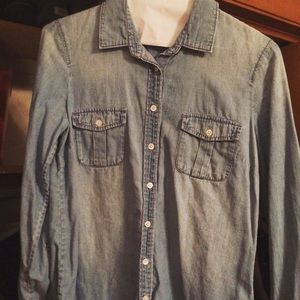 J.CREW ALWAYS CHAMBRAY SHIRT