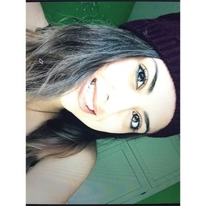 Meet your Posher, Elisa