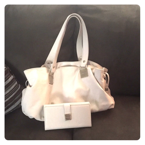 MK VANILLA COLOR HANDBAG & WALLET