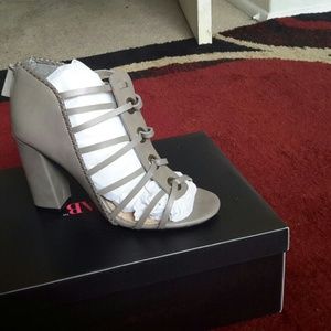 🆕Grey sandal heels