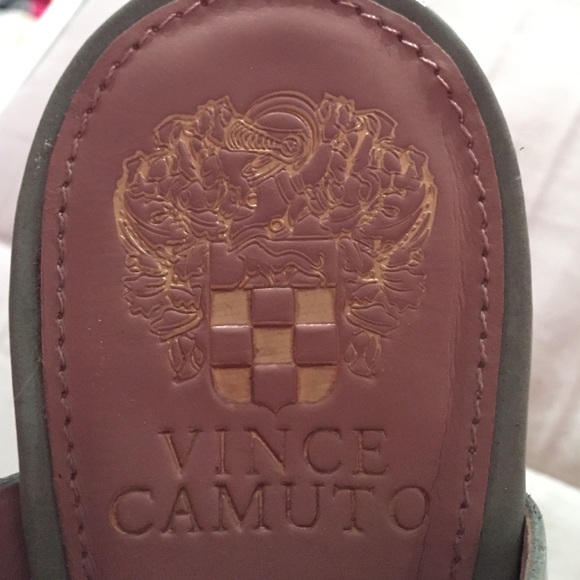 Heels - Picture 4 of 4