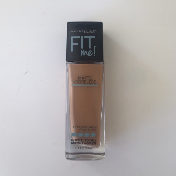 Maybelline Fit Me foundation Matte + poreless
