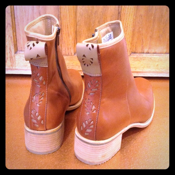 Timberland Shoes - TIMBERLAND STUNNING LEATHER COMFORT BOOTIES👢👢