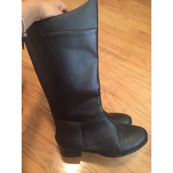 Gorgeous black boots