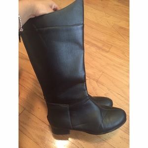 Gorgeous black boots