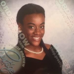 Meet your Posher, Yasmine