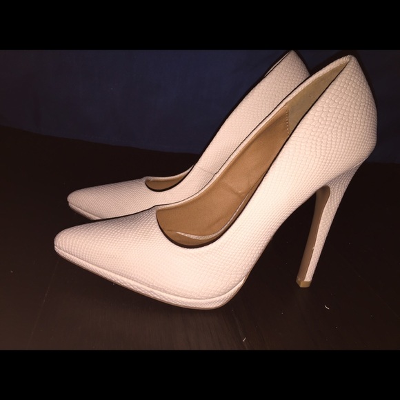 Pink nude high heels - Picture 3 of 4